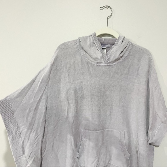 Barefoot Dreams Sunbleached Poncho in Soft Violet - Picture 7 of 12